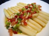 Ensalada de esparragos blancos – Салат из консервированной спаржи.
